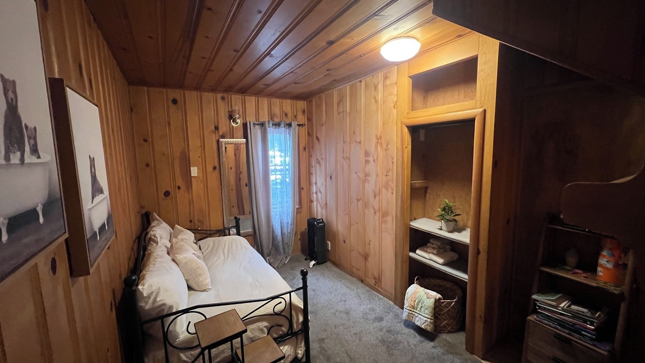 Photo of Bedroom in Sierra Tract