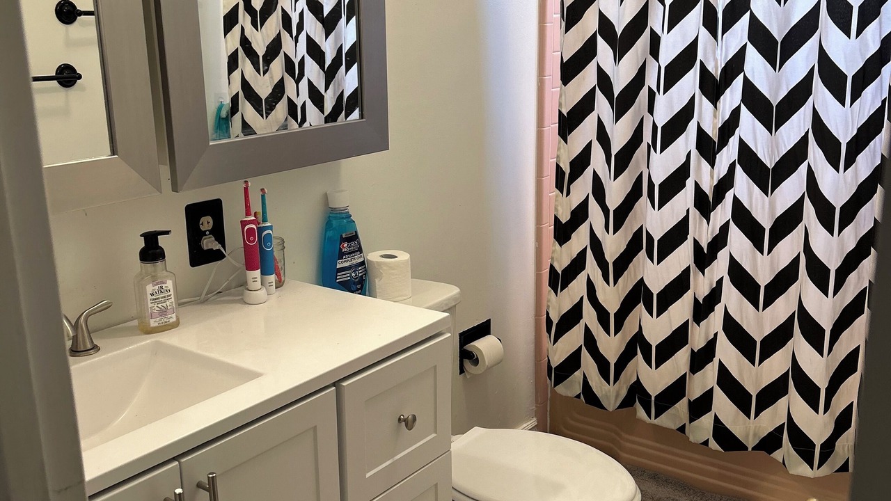 Photo of Bathroom in Dunsmuir