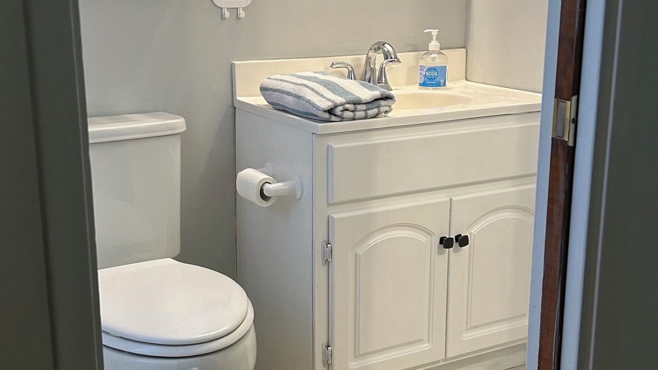 Photo of Bathroom in Dunsmuir