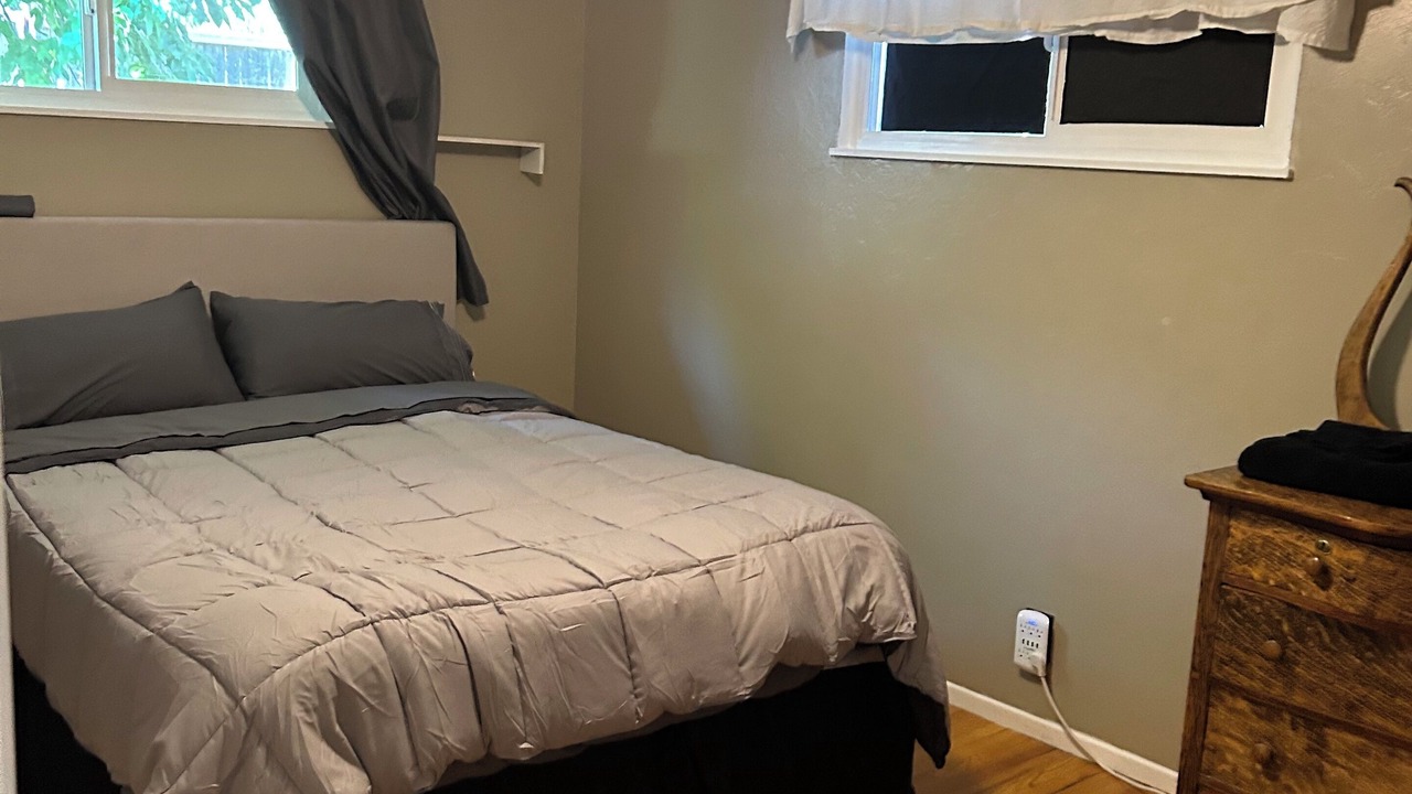 Photo of Bedroom in Dunsmuir