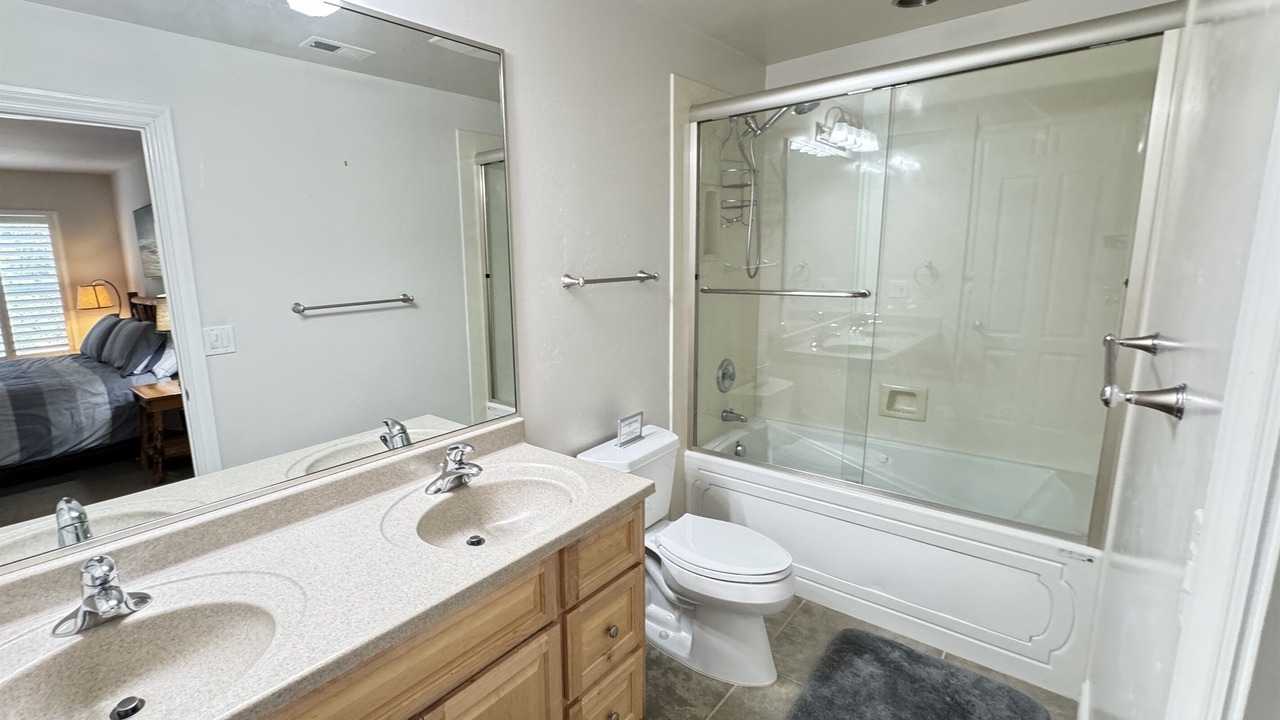 Photo of Bathroom in Lakehead