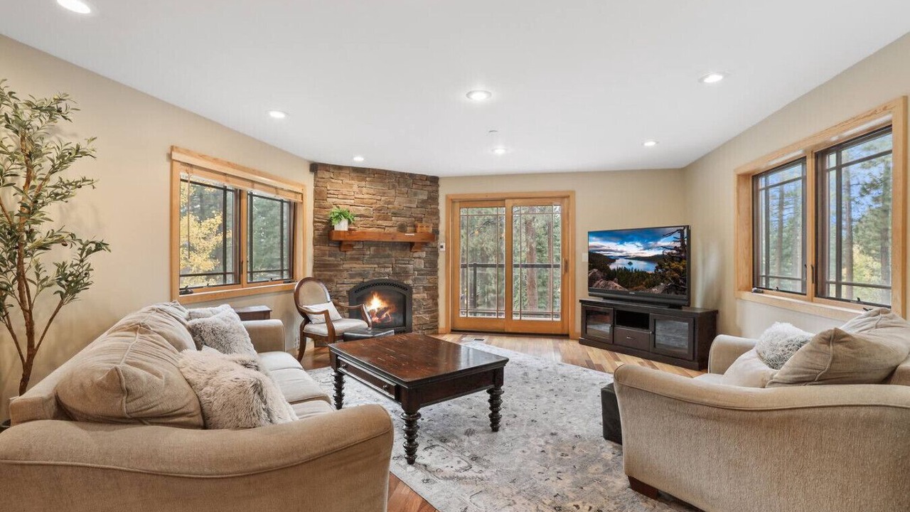 Photo of Livingroom in Lower Kingsbury