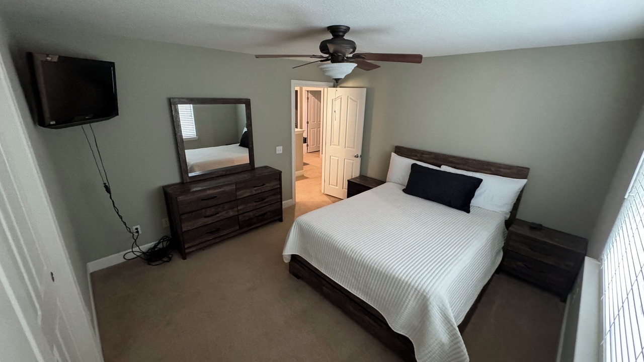 Photo of Bedroom in Oak Shores