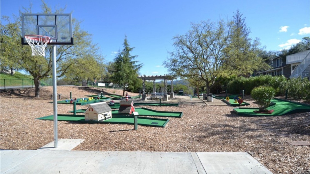 Photo of Outdoor in Oak Shores