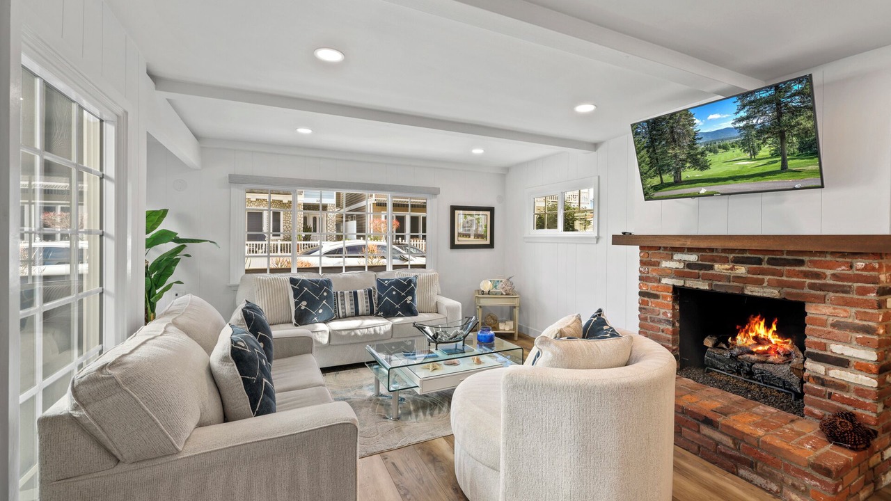 Photo of Livingroom in Newport Beach
