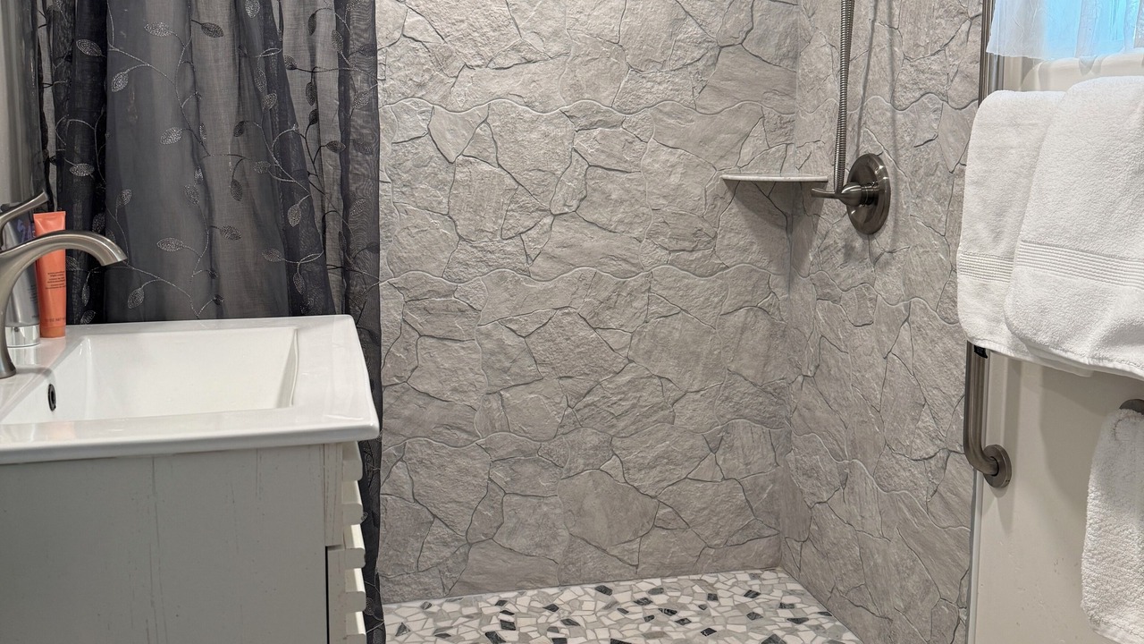 Photo of Bathroom in Susanville