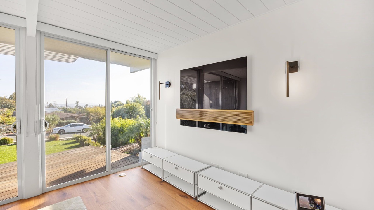 Photo of Livingroom in La Jolla Mesa
