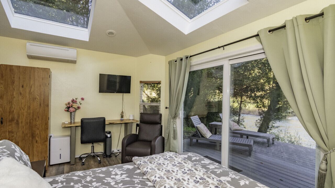 Photo of Bedroom in Crescent City