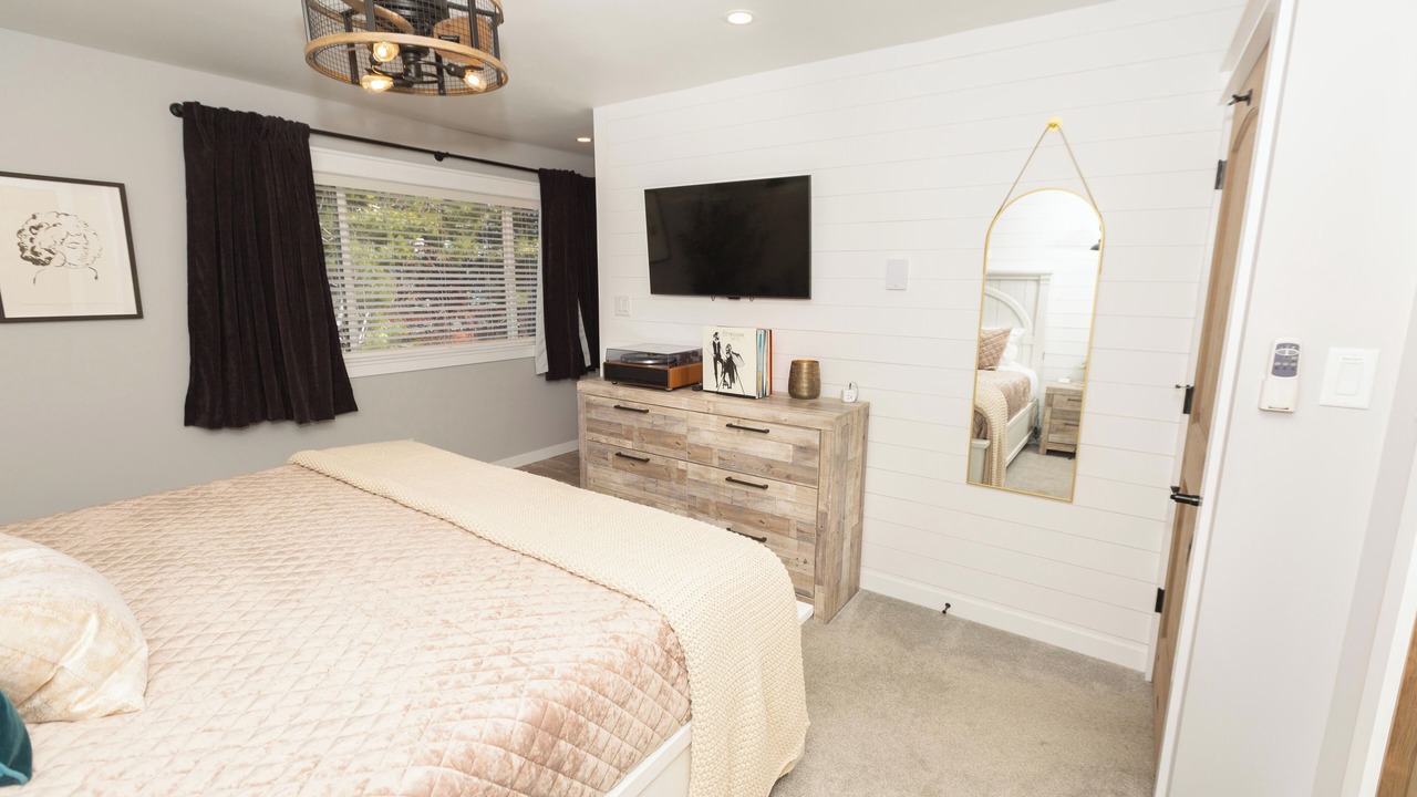 Photo of Bedroom in Tahoya Shores