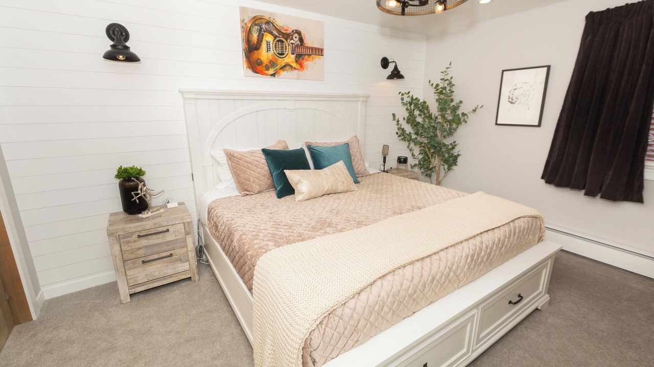 Photo of Bedroom in Tahoya Shores