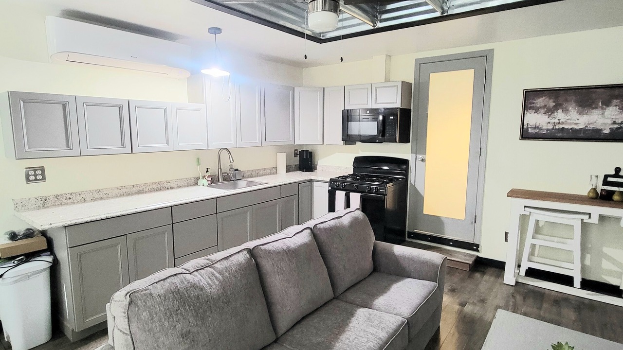Photo of Livingroom in City Center Medford