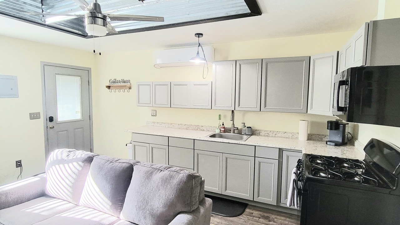 Photo of Livingroom in City Center Medford