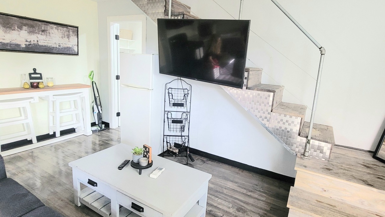 Photo of Livingroom in City Center Medford