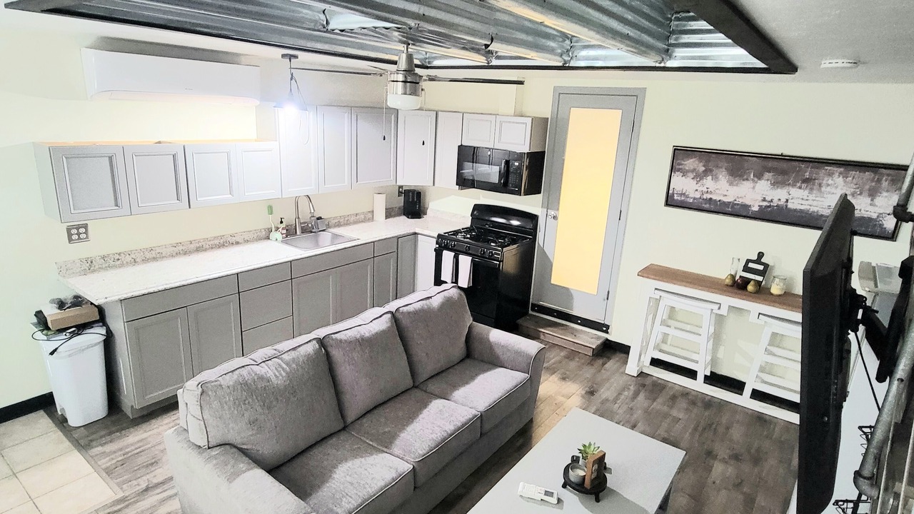 Photo of Livingroom in City Center Medford