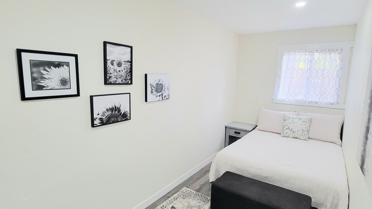 Photo of Bedroom in City Center Medford
