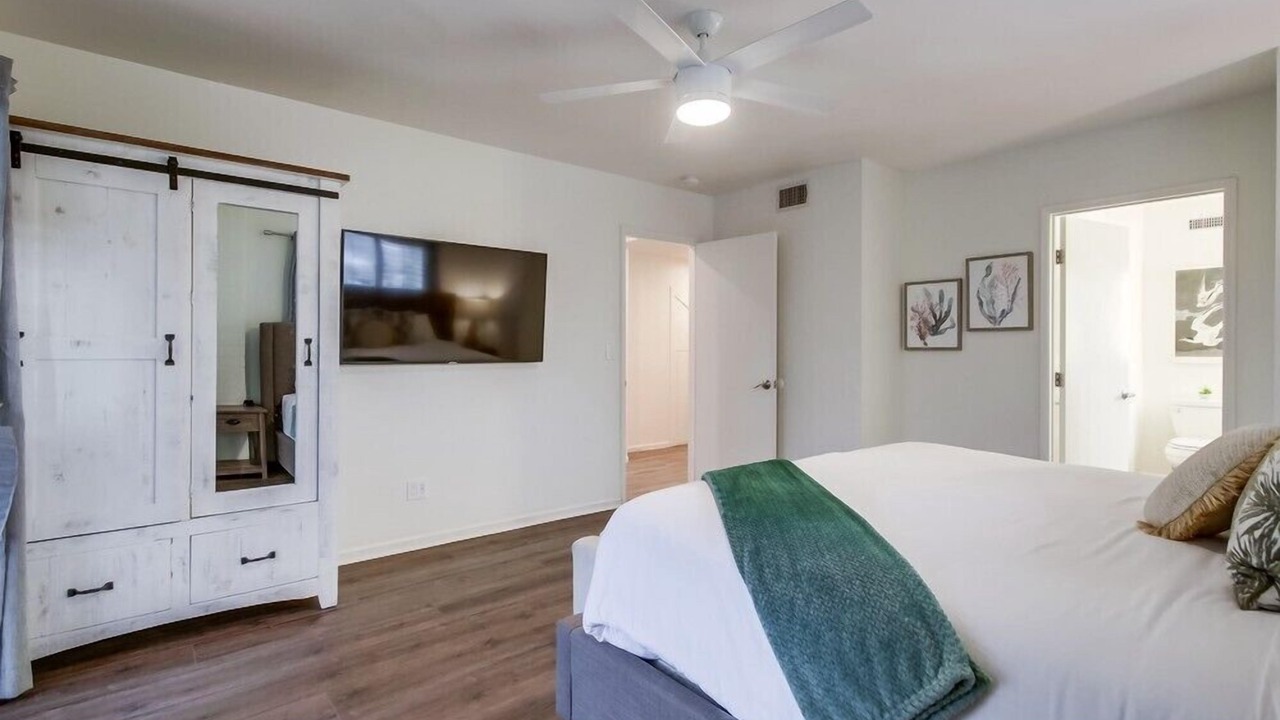 Photo of Bedroom in South Mission Beach