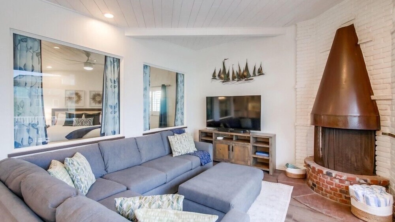 Photo of Livingroom in South Mission Beach