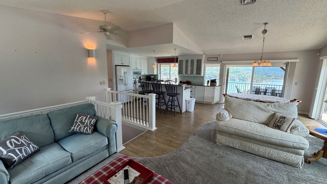 Photo of Livingroom in Lakehead