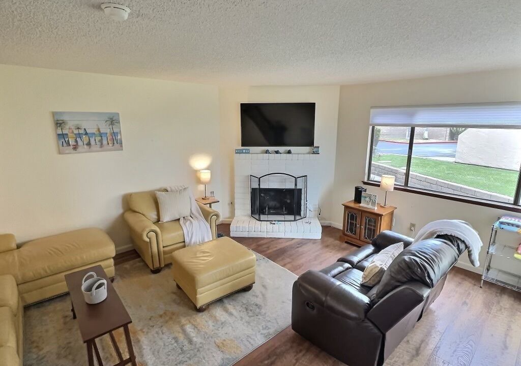 Photo of Livingroom in Downtown