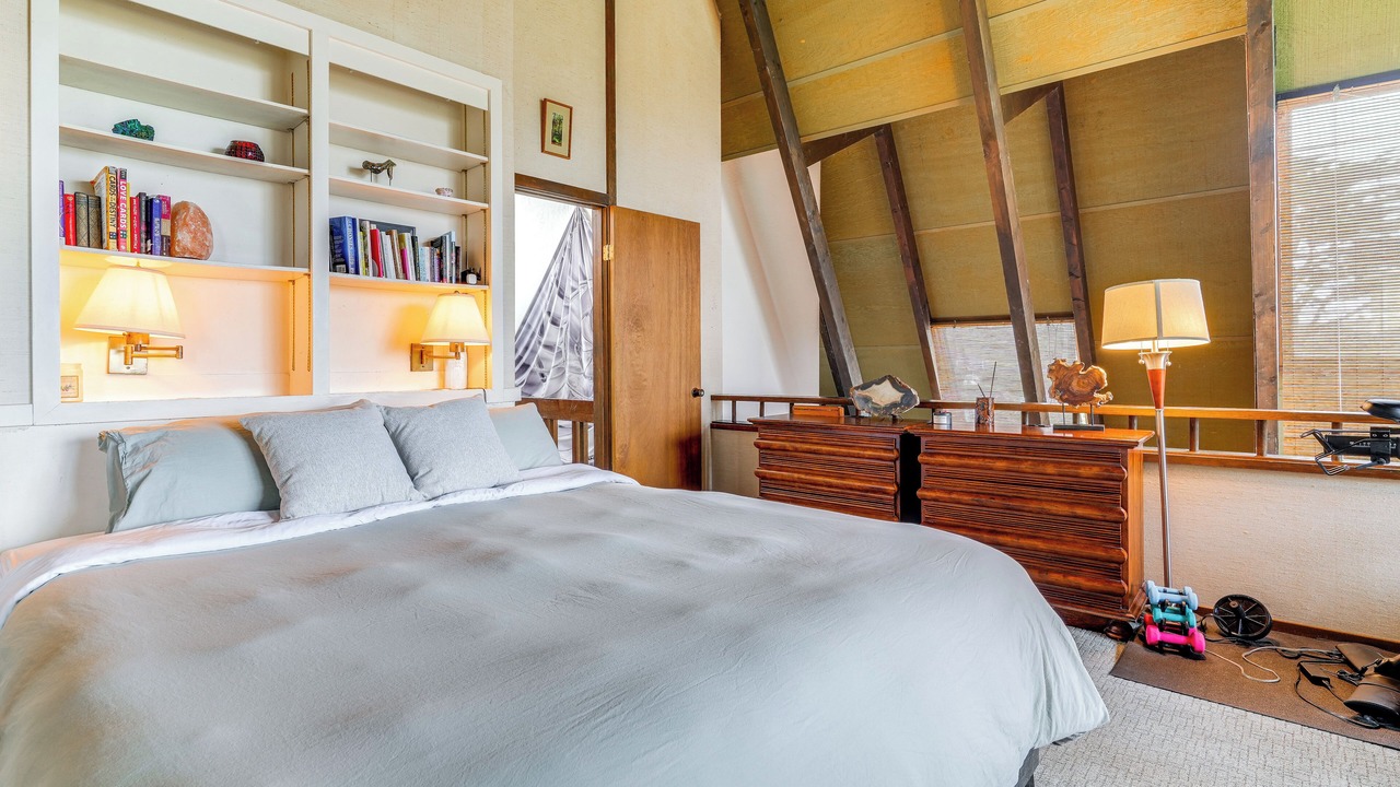 Photo of Bedroom in Moss Beach