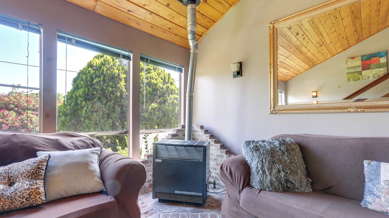 Photo of Livingroom in North Auburn