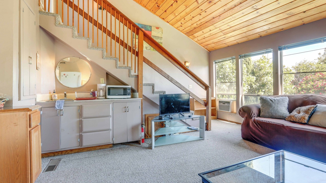 Photo of Livingroom in North Auburn