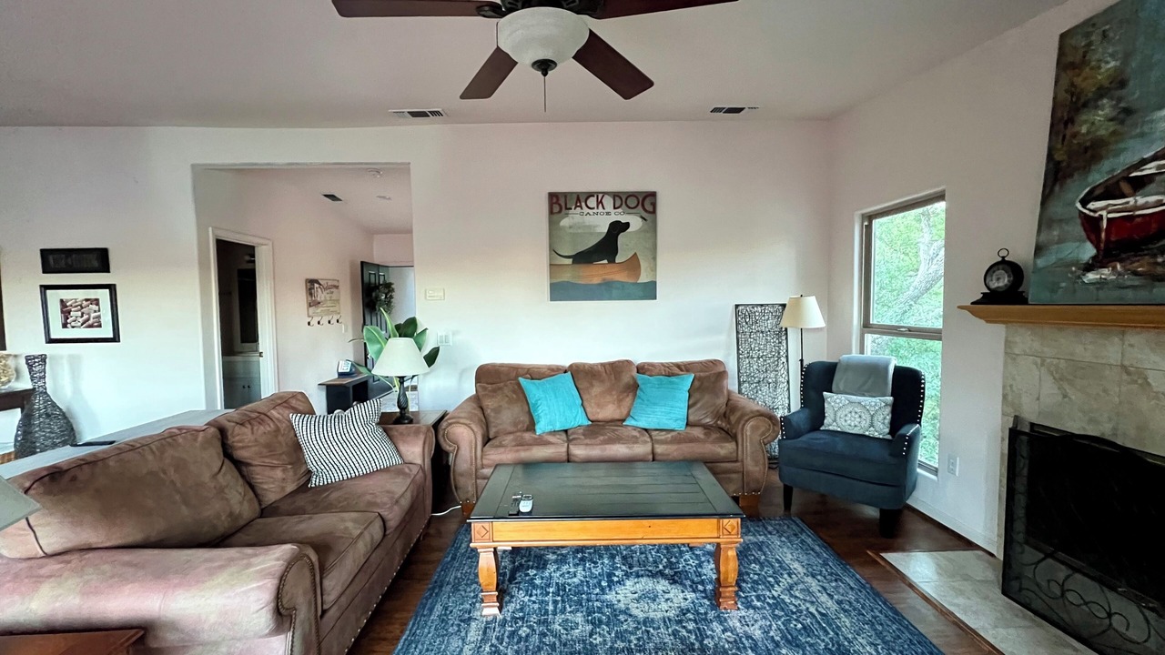 Photo of Livingroom in Oak Shores