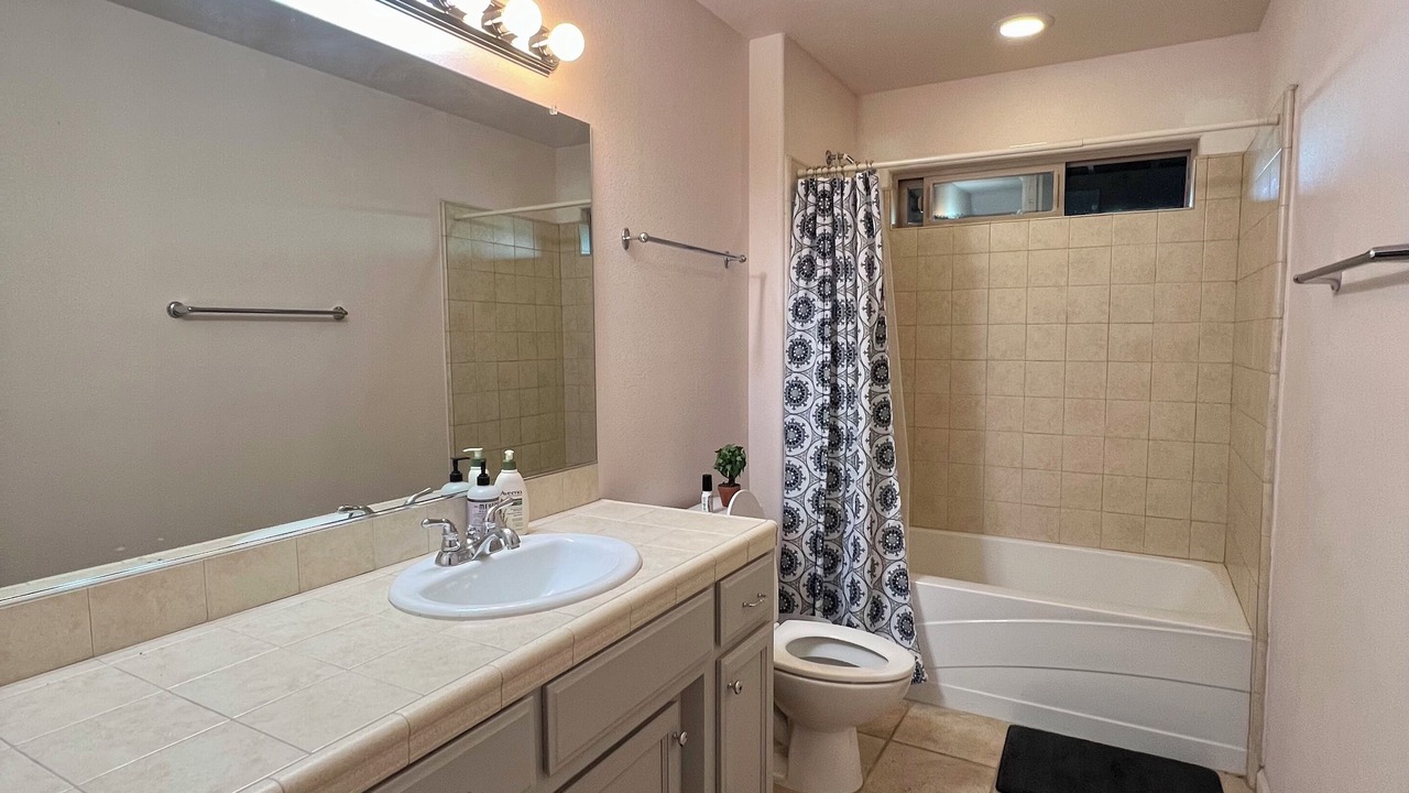 Photo of Bathroom in Oak Shores