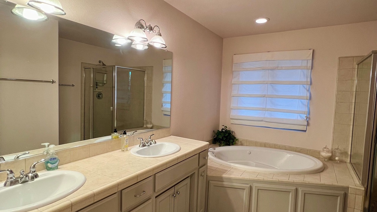 Photo of Bathroom in Oak Shores