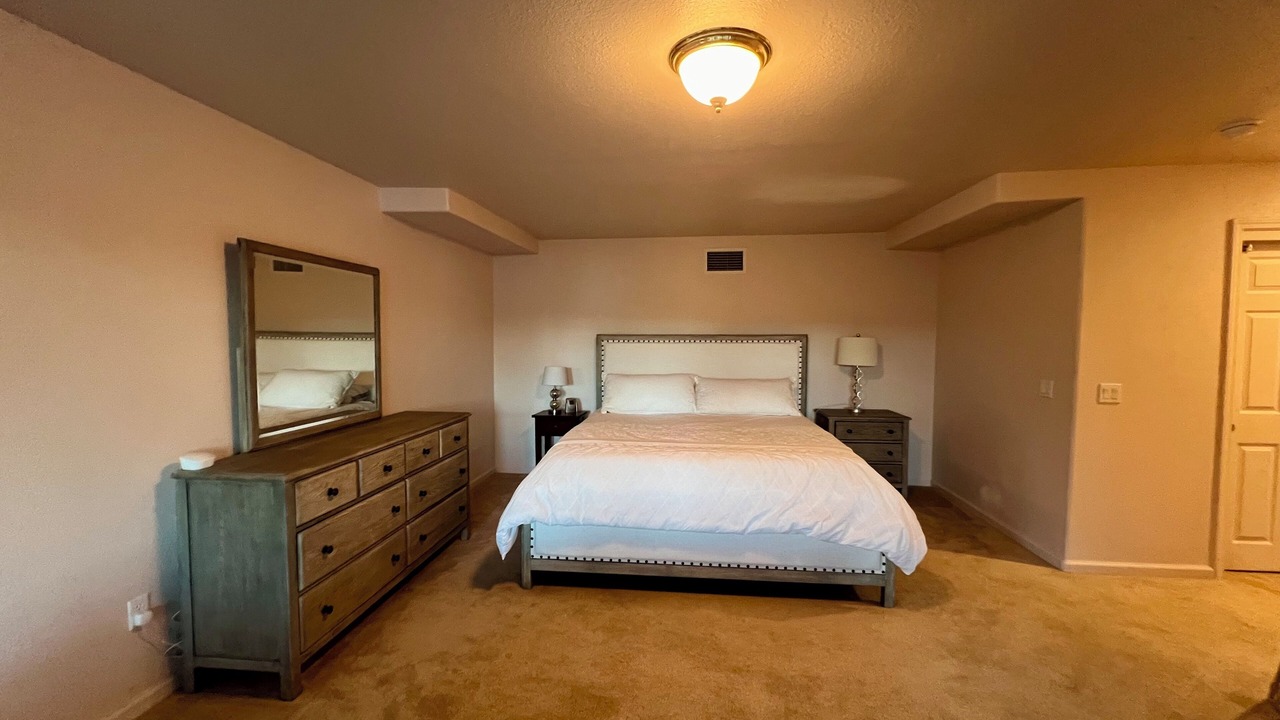 Photo of Bedroom in Oak Shores