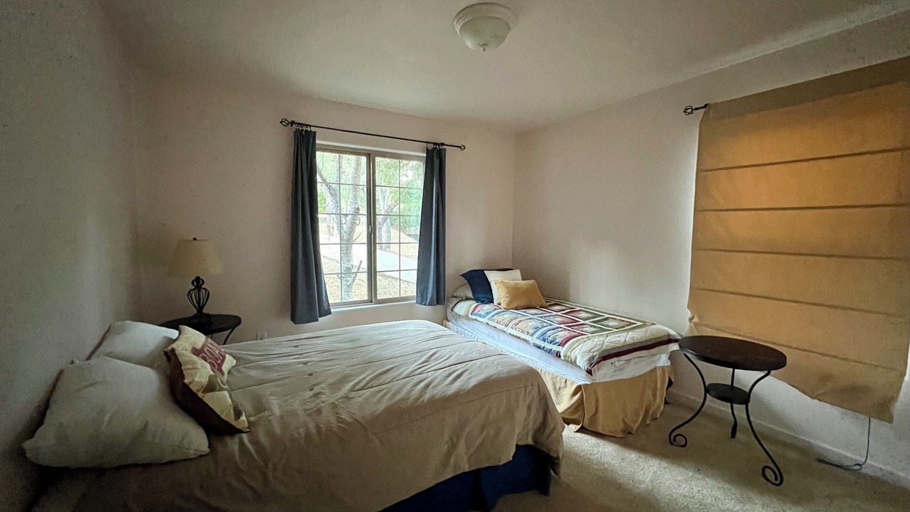 Photo of Bedroom in Oak Shores