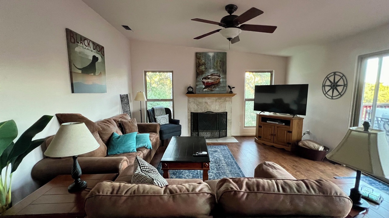 Photo of Livingroom in Oak Shores
