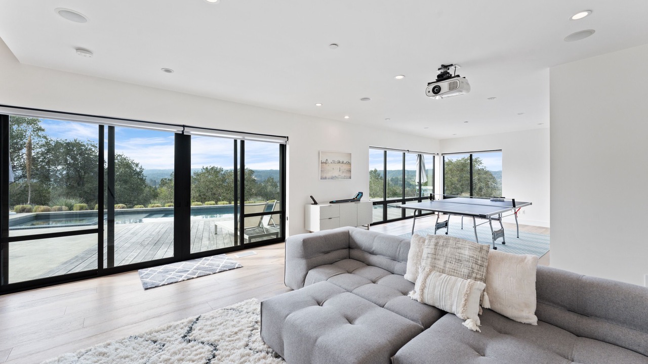 Photo of Livingroom in Forestville