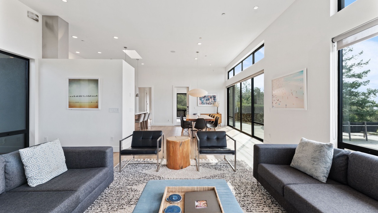 Photo of Livingroom in Forestville