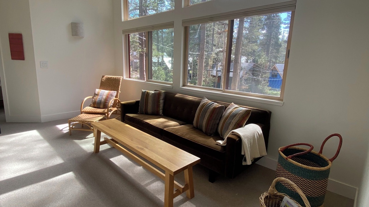 Photo of Livingroom in Serene Lakes
