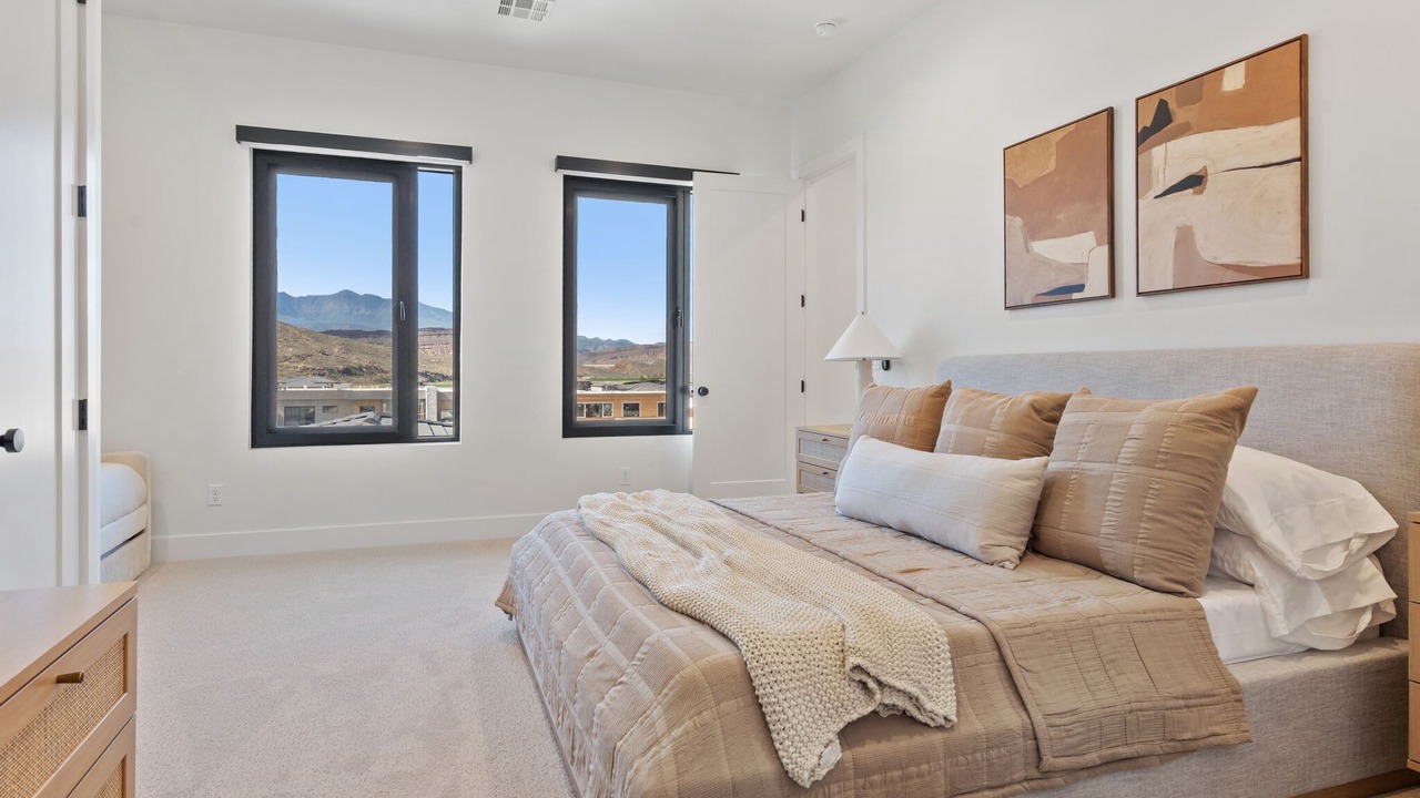 Photo of Bedroom in Hurricane