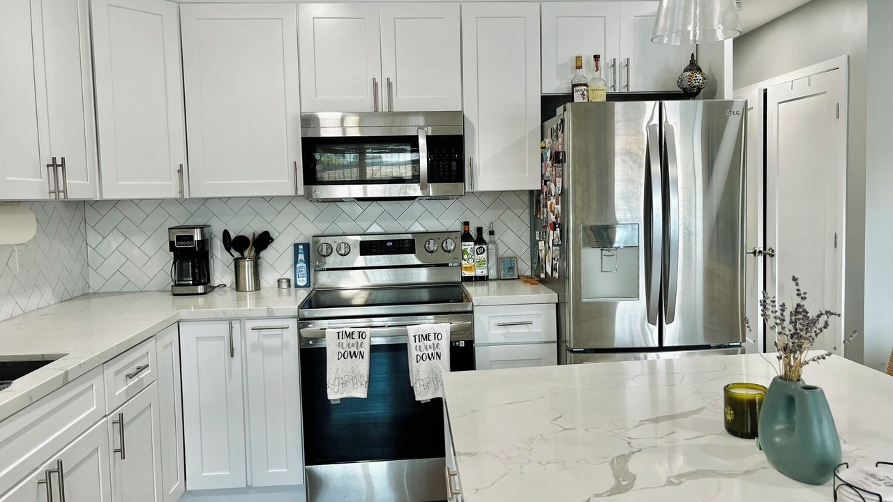 Photo of Kitchen in Midway-Pacific Highway