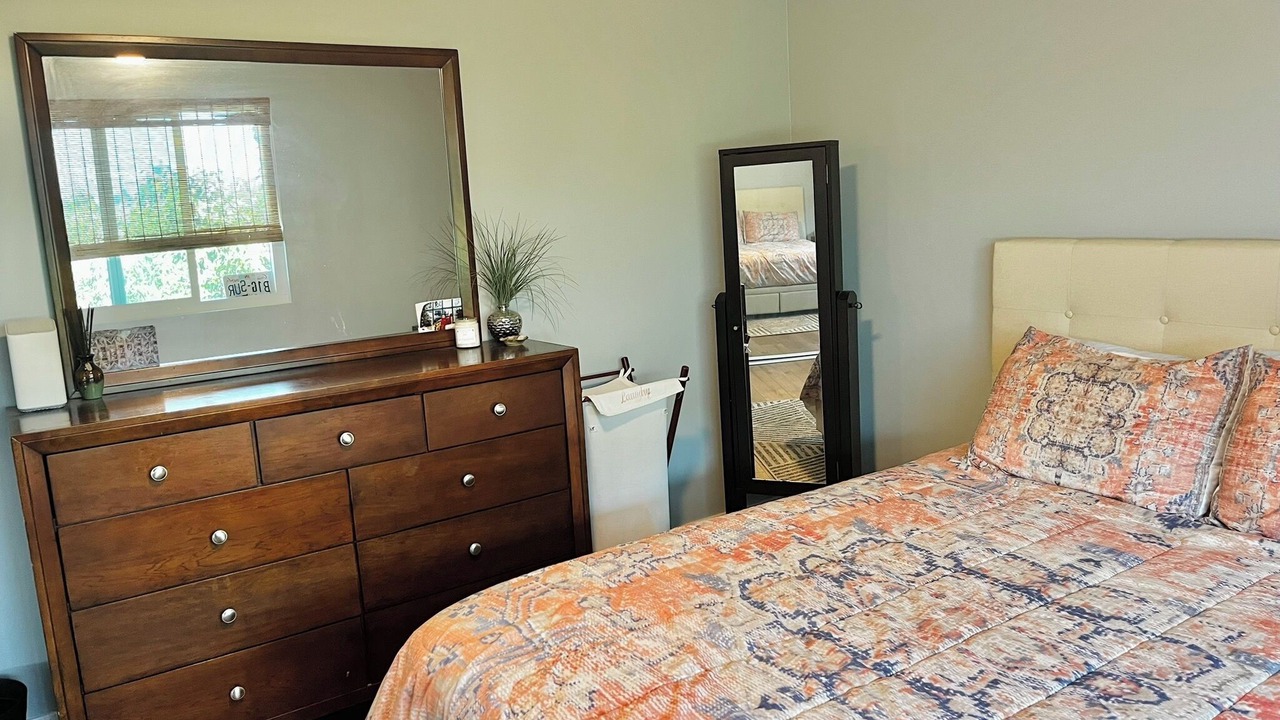Photo of Bedroom in Midway-Pacific Highway