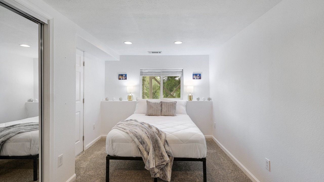 Photo of Bedroom in Sunset