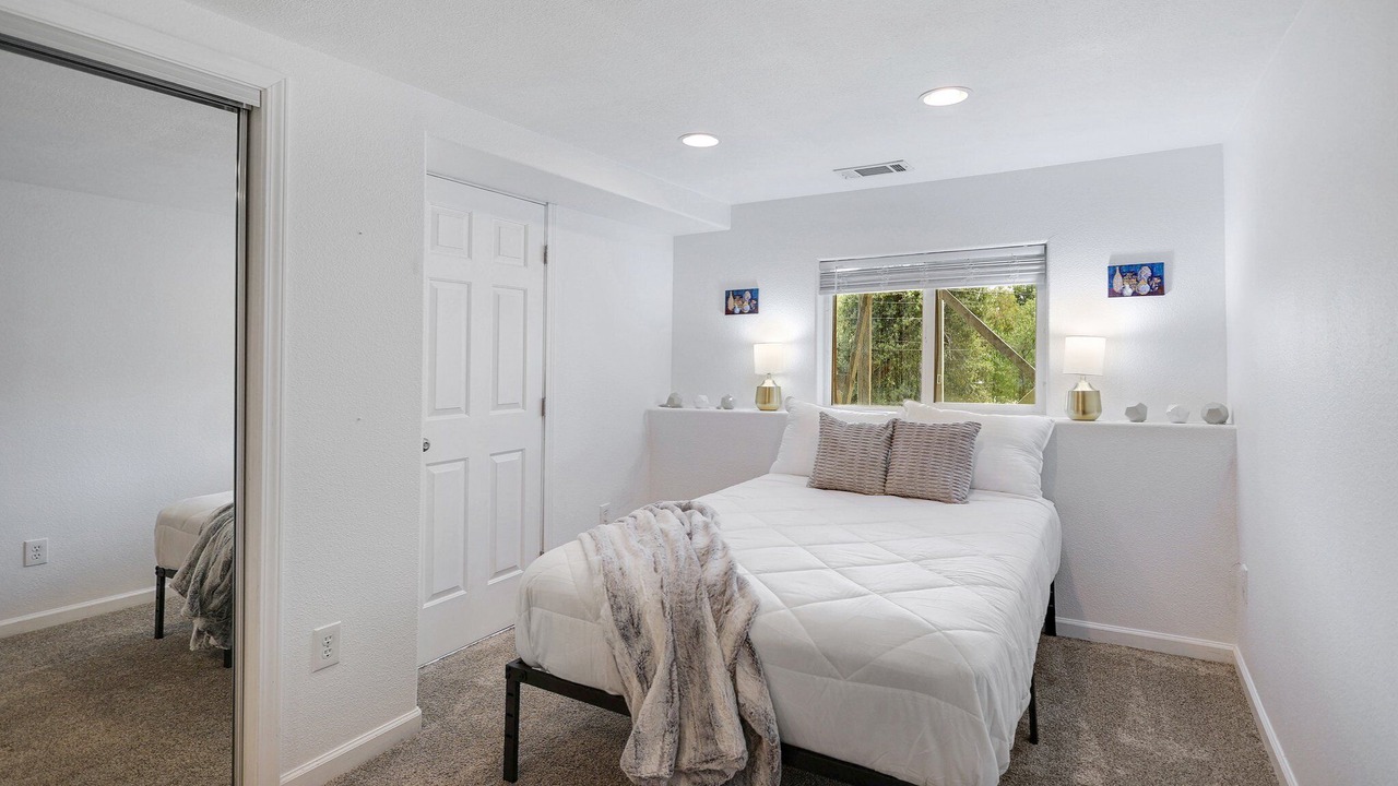 Photo of Bedroom in Sunset