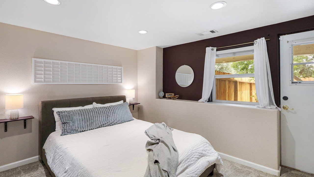 Photo of Bedroom in Sunset