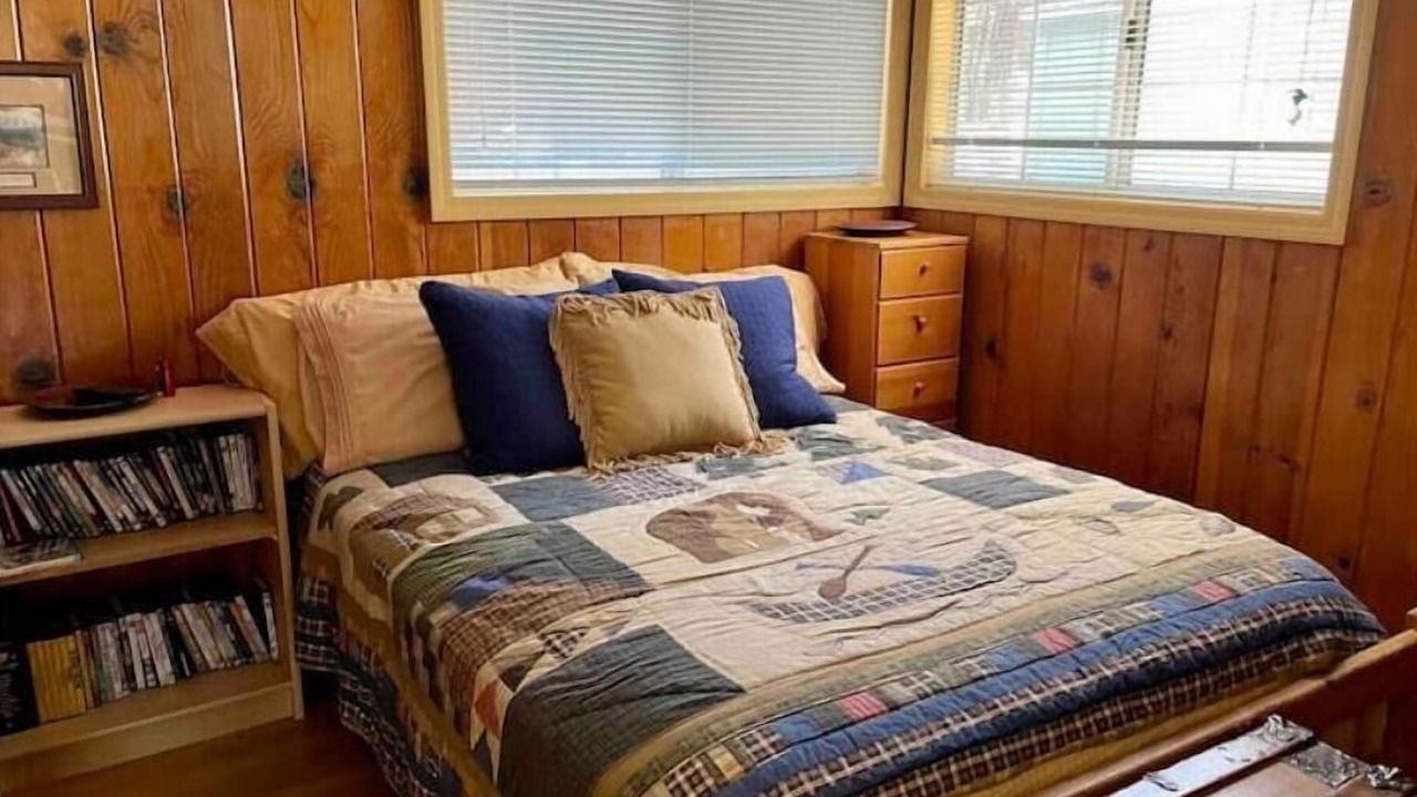 Photo of Bedroom in California Hot Springs