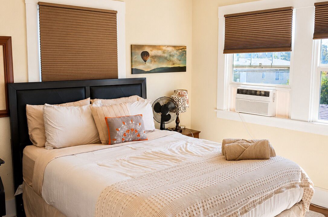 Photo of Bedroom in East Palo Alto
