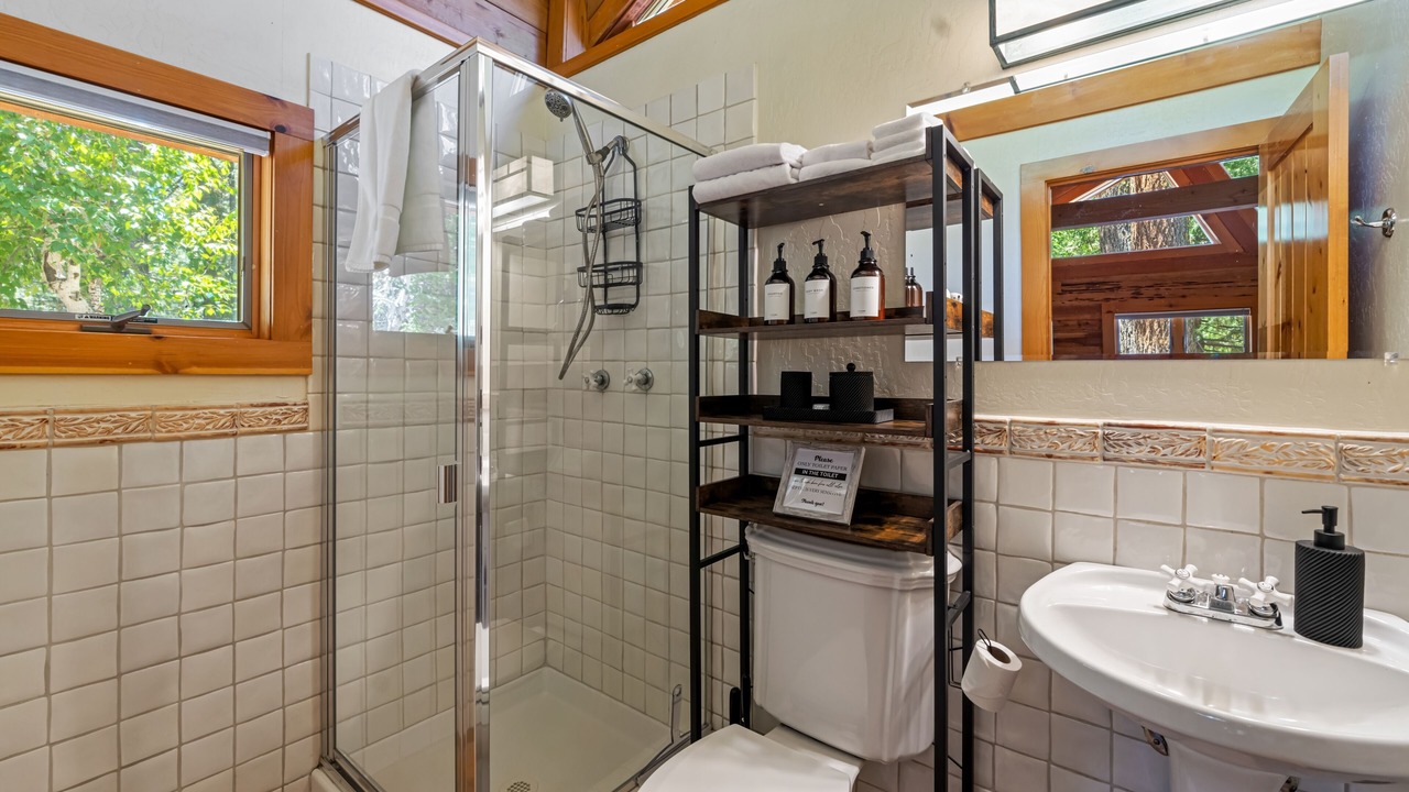 Photo of Bathroom in Sloat