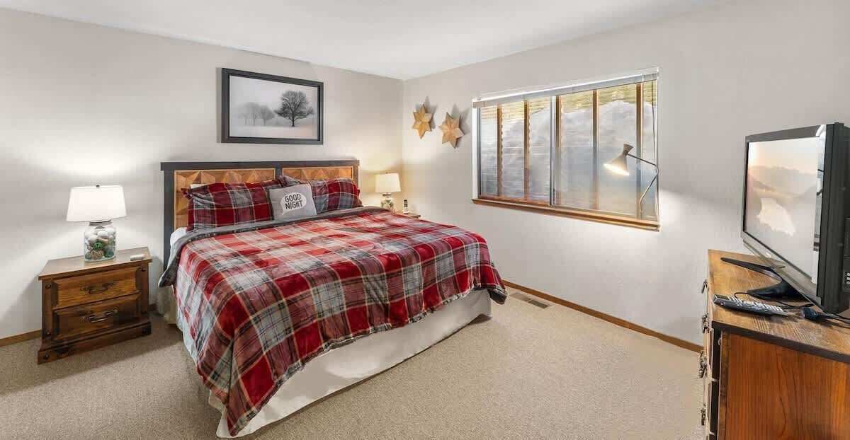 Photo of Bedroom in Kingswood Estates