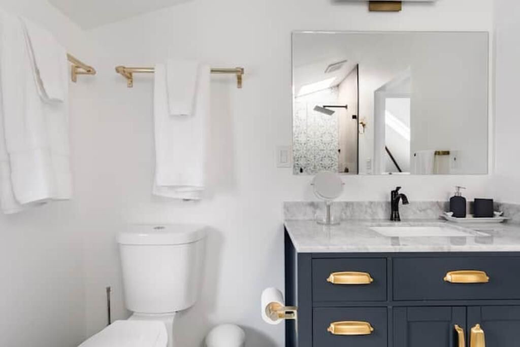 Photo of Bathroom in East Peralta