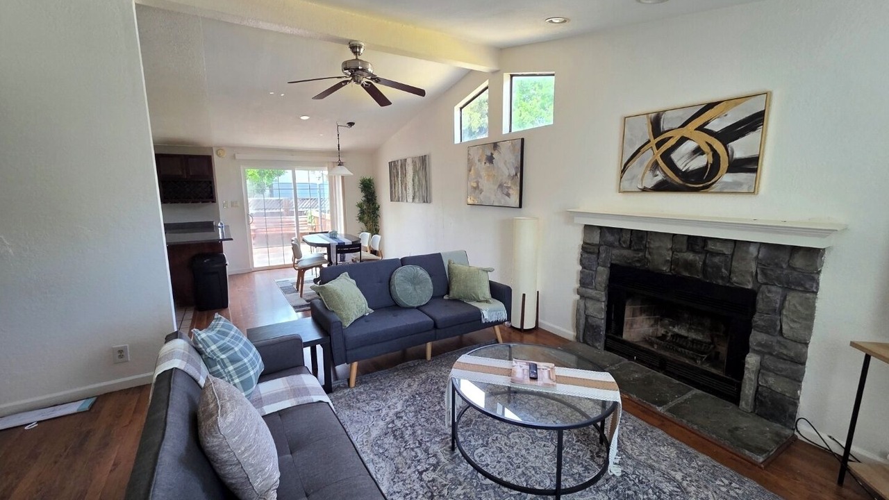 Photo of Livingroom in American Canyon