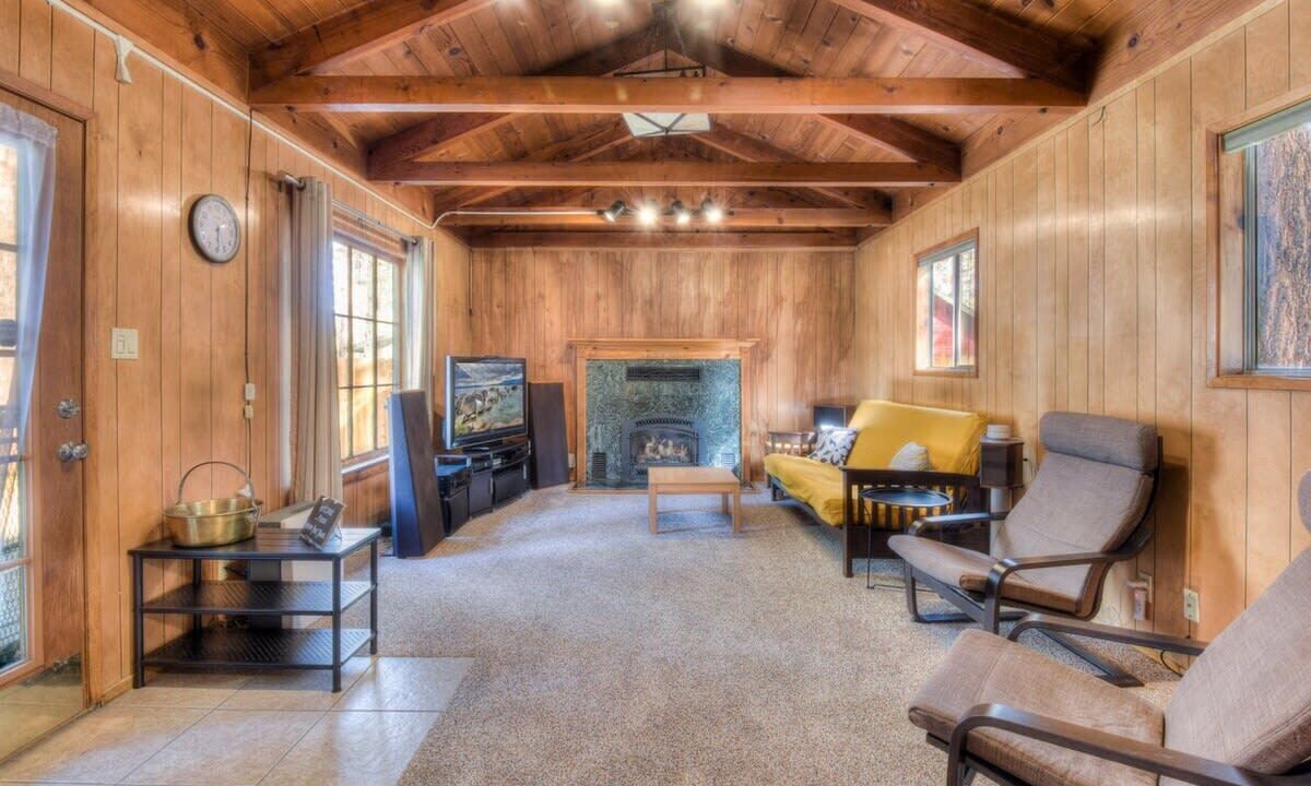 Photo of Livingroom in Tahoe Island