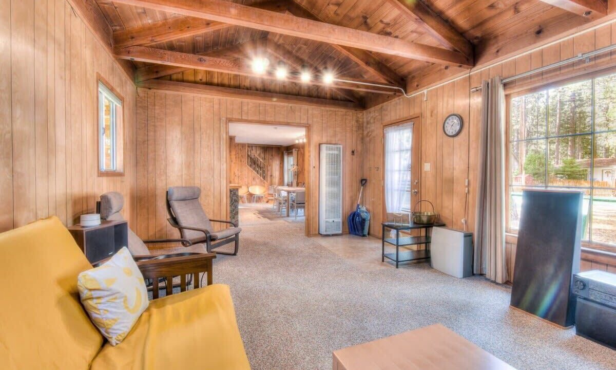 Photo of Livingroom in Tahoe Island