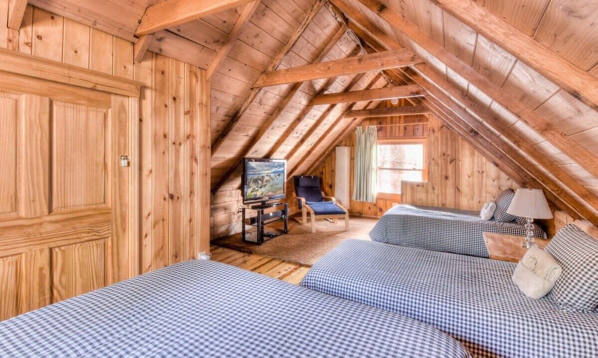 Photo of Bedroom in Tahoe Island